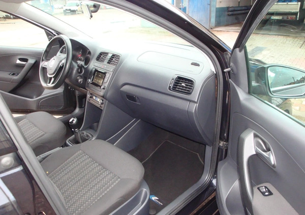 Volkswagen Polo cena 31000 przebieg: 102700, rok produkcji 2014 z Żuromin małe 67